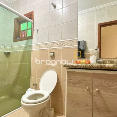 Casa com 340m², 3 quartos (sendo 1 suíte), 3 garagens, no bairro Ingleses em Florianópolis