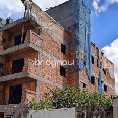 Apartamento com 58m², 2 quartos, 1 garagem, no bairro Serraria em São José