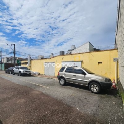 Casa com 238m², no bairro Kobrasol em São José