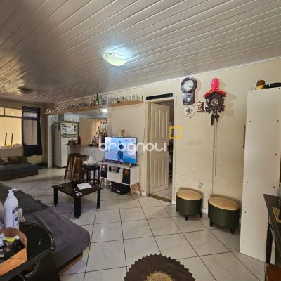 Casa com 238m², no bairro Kobrasol em São José