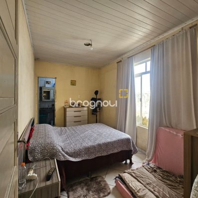 Casa com 238m², no bairro Kobrasol em São José