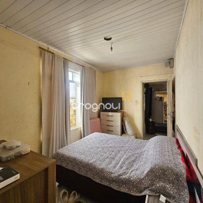 Casa com 238m², no bairro Kobrasol em São José