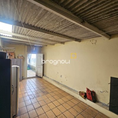 Casa com 238m², no bairro Kobrasol em São José