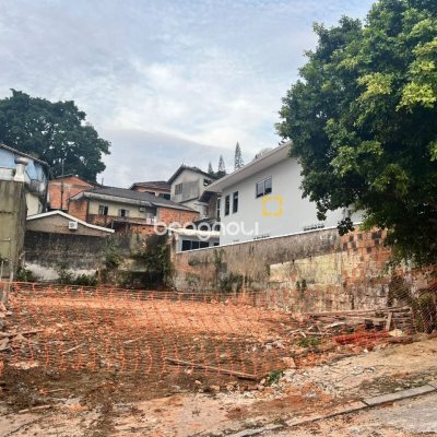 Terreno com 280m², no bairro Centro em Florianópolis