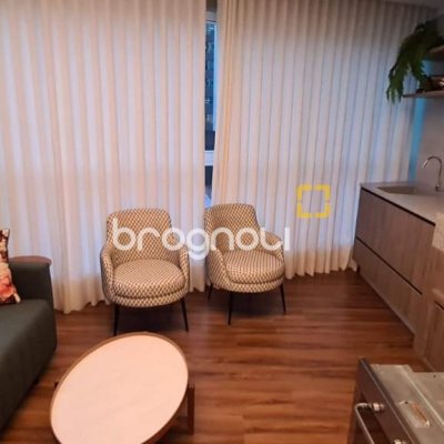 Apartamento com 165m², 4 quartos (sendo 4 suítes), 2 garagens, no bairro Centro em Florianópolis