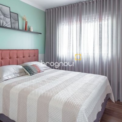 Apartamento com 165m², 4 quartos (sendo 4 suítes), 2 garagens, no bairro Centro em Florianópolis