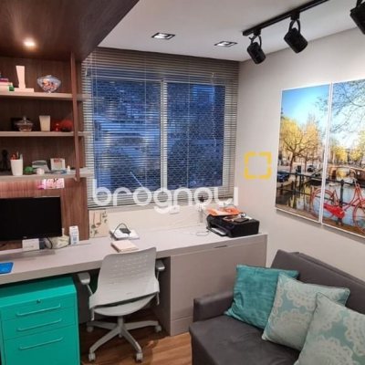 Apartamento com 165m², 4 quartos (sendo 4 suítes), 2 garagens, no bairro Centro em Florianópolis