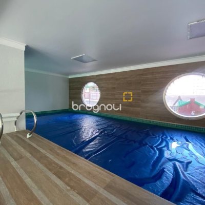 Apartamento com 165m², 4 quartos (sendo 4 suítes), 2 garagens, no bairro Centro em Florianópolis