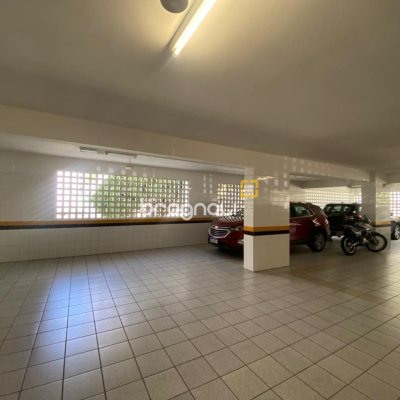 Apartamento com 165m², 4 quartos (sendo 4 suítes), 2 garagens, no bairro Centro em Florianópolis