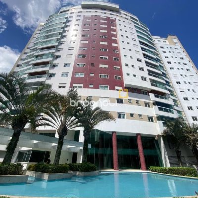 Apartamento com 165m², 4 quartos (sendo 4 suítes), 2 garagens, no bairro Centro em Florianópolis