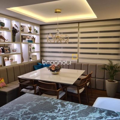 Apartamento com 165m², 4 quartos (sendo 4 suítes), 2 garagens, no bairro Centro em Florianópolis