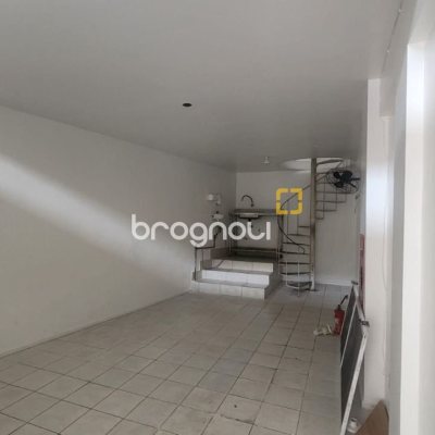 Loja com 90m², no bairro Trindade em Florianópolis