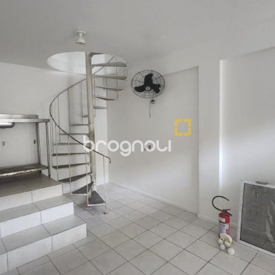 Loja com 90m², no bairro Trindade em Florianópolis