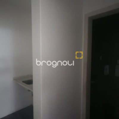 Loja com 90m², no bairro Trindade em Florianópolis