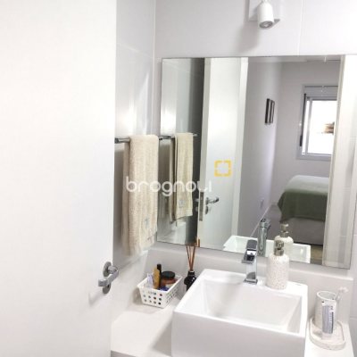Apartamento com 72m², 2 quartos (sendo 1 suíte), 1 garagem, no bairro Pedra Branca em Palhoça