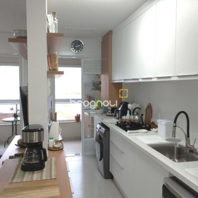 Apartamento com 72m², 2 quartos (sendo 1 suíte), 1 garagem, no bairro Pedra Branca em Palhoça