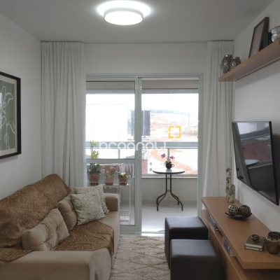 Apartamento com 72m², 2 quartos (sendo 1 suíte), 1 garagem, no bairro Pedra Branca em Palhoça