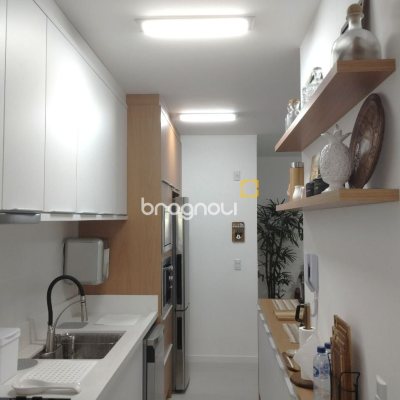 Apartamento com 72m², 2 quartos (sendo 1 suíte), 1 garagem, no bairro Pedra Branca em Palhoça