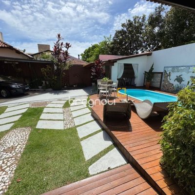 Casa com 280m², 4 quartos (sendo 4 suítes), 3 garagens, no bairro Jurerê em Florianópolis
