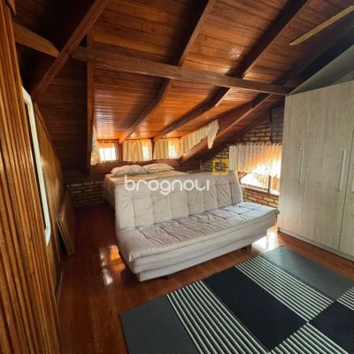 Casa com 280m², 4 quartos (sendo 4 suítes), 3 garagens, no bairro Jurerê em Florianópolis