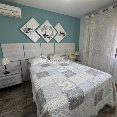 Casa com 280m², 4 quartos (sendo 4 suítes), 3 garagens, no bairro Jurerê em Florianópolis