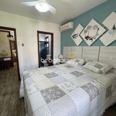 Casa com 280m², 4 quartos (sendo 4 suítes), 3 garagens, no bairro Jurerê em Florianópolis