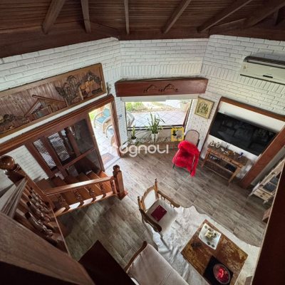 Casa com 280m², 4 quartos (sendo 4 suítes), 3 garagens, no bairro Jurerê em Florianópolis
