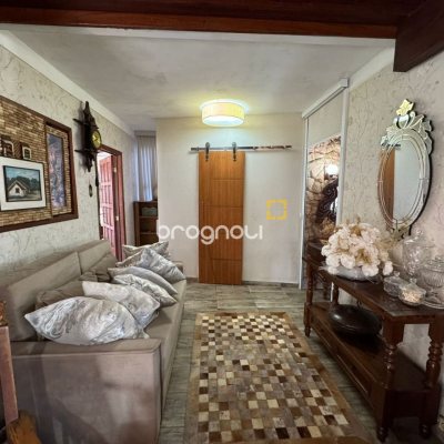 Casa com 280m², 4 quartos (sendo 4 suítes), 3 garagens, no bairro Jurerê em Florianópolis