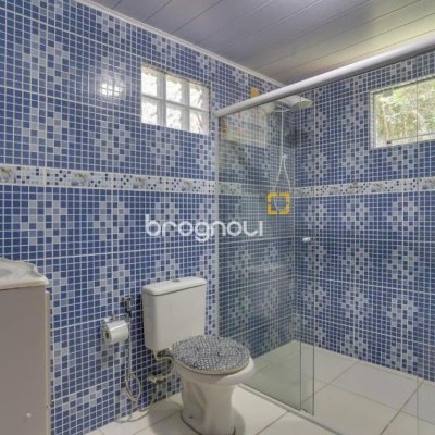 Casa com 1000m², 4 quartos (sendo 4 suítes), 4 garagens, no bairro São Miguel em Biguaçu