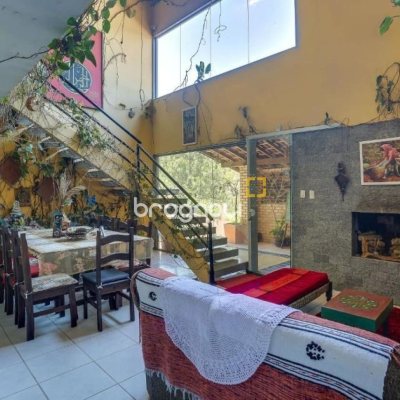 Casa com 1000m², 4 quartos (sendo 4 suítes), 4 garagens, no bairro São Miguel em Biguaçu