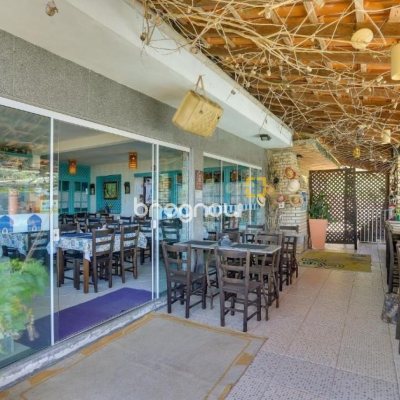 Casa com 1000m², 4 quartos (sendo 4 suítes), 4 garagens, no bairro São Miguel em Biguaçu