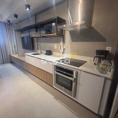 Studio com 32m², 1 quarto, 1 garagem, no bairro Trindade em Florianópolis