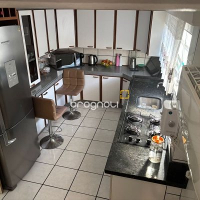 Casa com 177m², 4 quartos, 4 garagens, no bairro Jardim Atlântico em Florianópolis