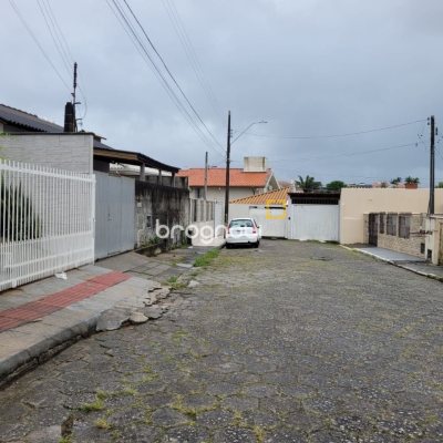 Casa com 177m², 4 quartos, 4 garagens, no bairro Jardim Atlântico em Florianópolis