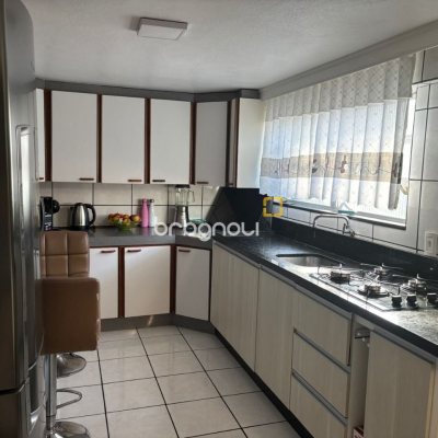 Casa com 177m², 4 quartos, 4 garagens, no bairro Jardim Atlântico em Florianópolis