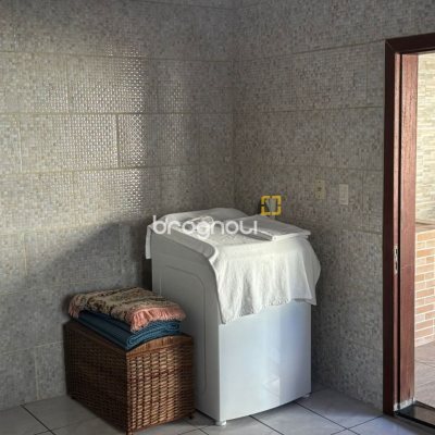 Casa com 177m², 4 quartos, 4 garagens, no bairro Jardim Atlântico em Florianópolis