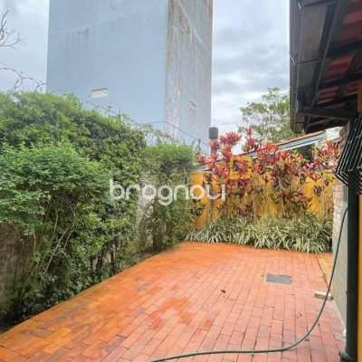 Casa com 54m², 1 quarto, 1 garagem, no bairro Cachoeira do Bom Jesus em Florianópolis