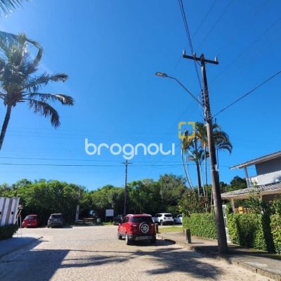 Terreno com 720m², no bairro Daniela em Florianópolis