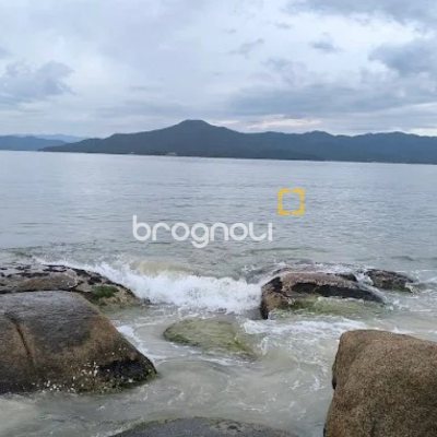 Terreno com 720m², no bairro Daniela em Florianópolis