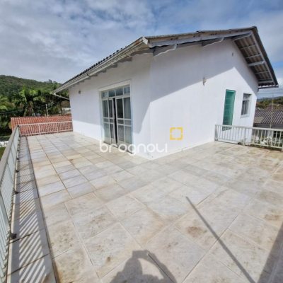 Terreno com 720m², no bairro Daniela em Florianópolis
