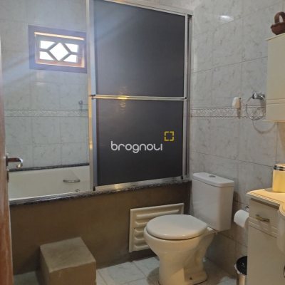 Casa com 212m², 4 quartos (sendo 1 suíte), 2 garagens, no bairro Vargem Grande em Florianópolis