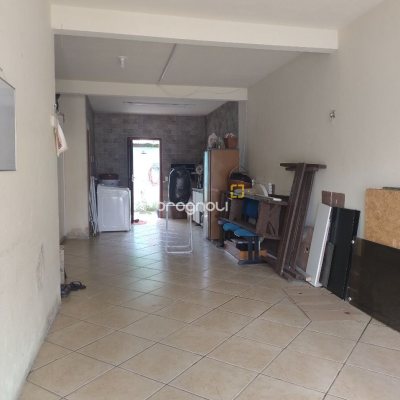 Casa com 212m², 4 quartos (sendo 1 suíte), 2 garagens, no bairro Vargem Grande em Florianópolis