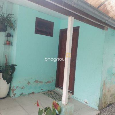 Casa com 212m², 4 quartos (sendo 1 suíte), 2 garagens, no bairro Vargem Grande em Florianópolis