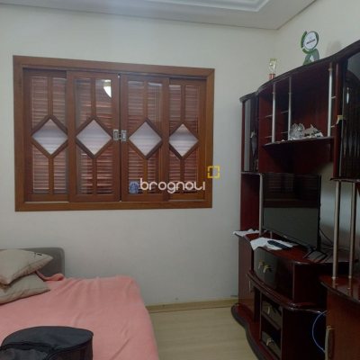 Casa com 212m², 4 quartos (sendo 1 suíte), 2 garagens, no bairro Vargem Grande em Florianópolis
