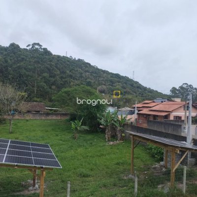 Casa com 212m², 4 quartos (sendo 1 suíte), 2 garagens, no bairro Vargem Grande em Florianópolis