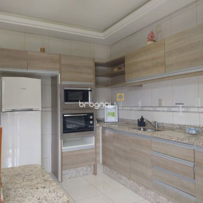 Casa com 212m², 4 quartos (sendo 1 suíte), 2 garagens, no bairro Vargem Grande em Florianópolis