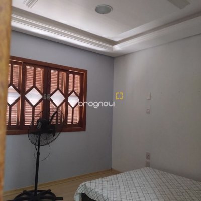Casa com 212m², 4 quartos (sendo 1 suíte), 2 garagens, no bairro Vargem Grande em Florianópolis