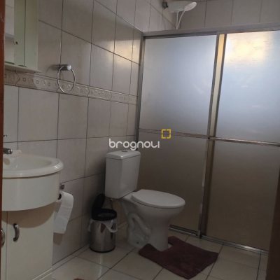 Casa com 212m², 4 quartos (sendo 1 suíte), 2 garagens, no bairro Vargem Grande em Florianópolis