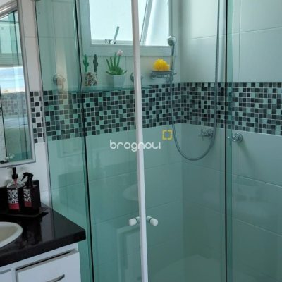 Apartamento com 99m², 3 quartos (sendo 1 suíte), 1 garagem, no bairro Coqueiros em Florianópolis