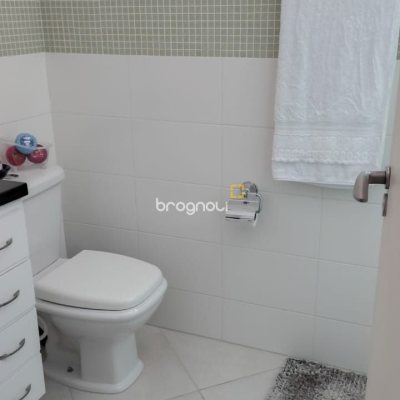 Apartamento com 99m², 3 quartos (sendo 1 suíte), 1 garagem, no bairro Coqueiros em Florianópolis